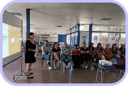 imagen del equipo de centro de psicologia loica realizando talleres y cursos a publico