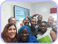 imagen del equipo de centro de psicologia loica realizando talleres y cursos a publico